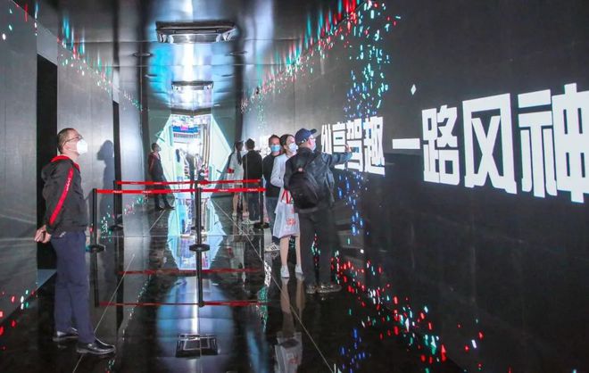 武汉车展就得"趣"风神展台!